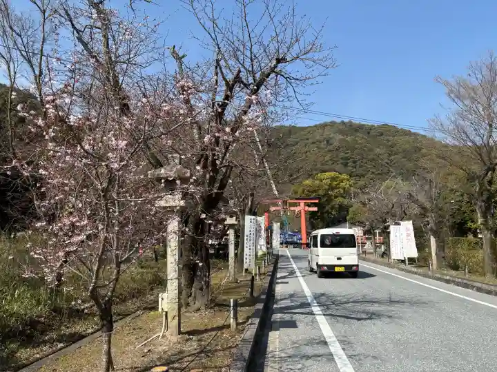 松尾大社の{uncategorized: "未分類", other: "その他", undefined: "問題あり", building: "その他建物", grave: "お墓", sacred_gate: "鳥居", guardian: "狛犬", statue: "像", buddha: "仏像", history: "歴史", nature: "自然", garden: "庭園", animal: "動物", pagoda: "塔", temizu: "手水舎", mountain_gate: "山門・神門", sanctuary: "本殿・本堂", subordinate: "末社・摂社", art: "芸術", scenery: "景色", jizo: "地蔵", ema: "絵馬", goshuin: "御朱印", omikuji: "おみくじ", items: "授与品その他", amulet: "お守り", goshuincho: "御朱印帳", eats: "食事", festival: "お祭り", votive_dance: "神楽", shichigosan: "七五三参", wedding: "結婚式", experience: "体験その他", initially: "初詣", around: "周辺", anti_infection: "感染症対策"}