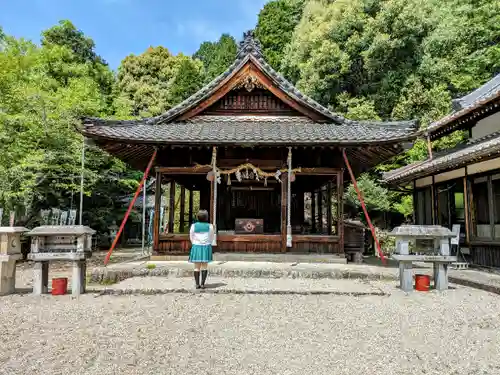 曽野稲荷神社の本殿