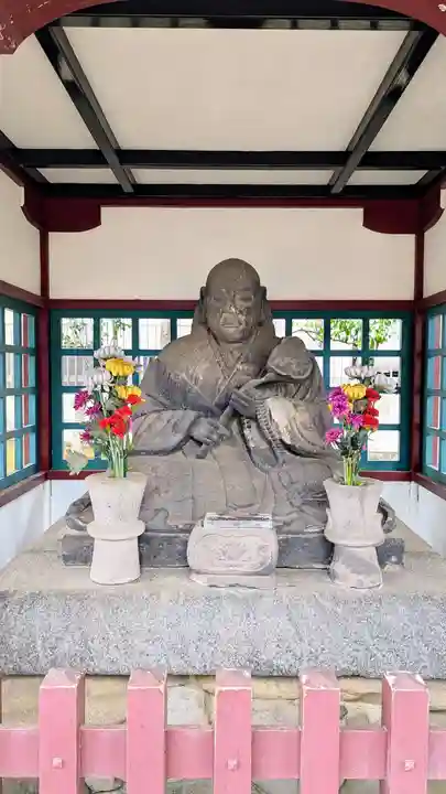 寛永寺(根本中堂)の像