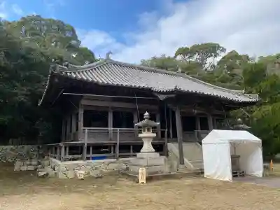 八幡神社の{uncategorized: "未分類", other: "その他", undefined: "問題あり", building: "その他建物", grave: "お墓", sacred_gate: "鳥居", guardian: "狛犬", statue: "像", buddha: "仏像", history: "歴史", nature: "自然", garden: "庭園", animal: "動物", pagoda: "塔", temizu: "手水舎", mountain_gate: "山門・神門", sanctuary: "本殿・本堂", subordinate: "末社・摂社", art: "芸術", scenery: "景色", jizo: "地蔵", ema: "絵馬", goshuin: "御朱印", omikuji: "おみくじ", items: "授与品その他", amulet: "お守り", goshuincho: "御朱印帳", eats: "食事", festival: "お祭り", votive_dance: "神楽", shichigosan: "七五三参", wedding: "結婚式", experience: "体験その他", initially: "初詣", around: "周辺", anti_infection: "感染症対策"}