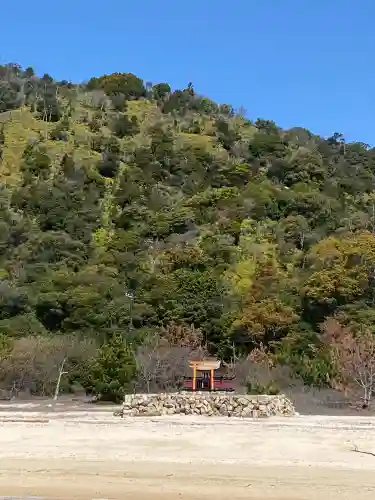 厳島神社の{uncategorized: "未分類", other: "その他", undefined: "問題あり", building: "その他建物", grave: "お墓", sacred_gate: "鳥居", guardian: "狛犬", statue: "像", buddha: "仏像", history: "歴史", nature: "自然", garden: "庭園", animal: "動物", pagoda: "塔", temizu: "手水舎", mountain_gate: "山門・神門", sanctuary: "本殿・本堂", subordinate: "末社・摂社", art: "芸術", scenery: "景色", jizo: "地蔵", ema: "絵馬", goshuin: "御朱印", omikuji: "おみくじ", items: "授与品その他", amulet: "お守り", goshuincho: "御朱印帳", eats: "食事", festival: "お祭り", votive_dance: "神楽", shichigosan: "七五三参", wedding: "結婚式", experience: "体験その他", initially: "初詣", around: "周辺", anti_infection: "感染症対策"}