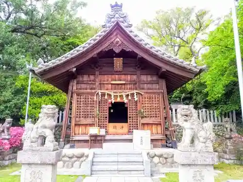 八柱神社（荒尾）の本殿・本堂