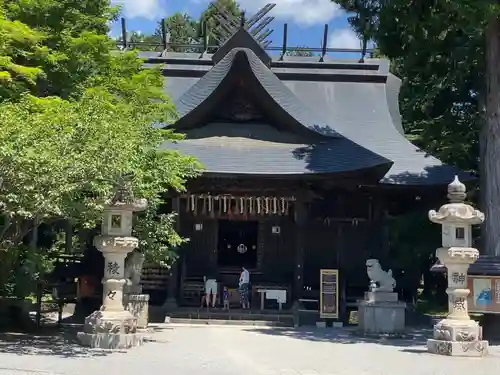 冨士御室浅間神社の本殿