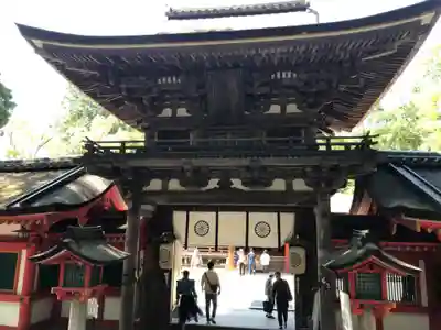 石上神宮の山門・神門