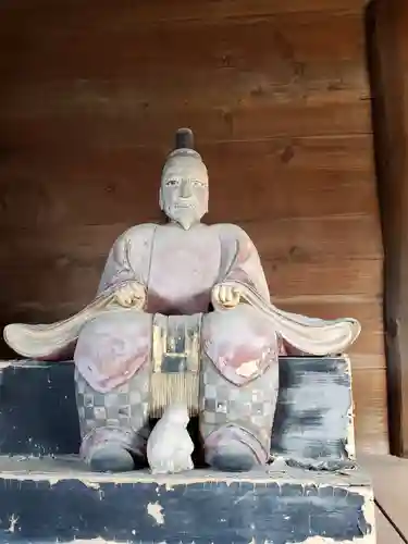 草木八幡神社の像