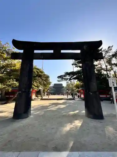 筥崎宮の{uncategorized: "未分類", other: "その他", undefined: "問題あり", building: "その他建物", grave: "お墓", sacred_gate: "鳥居", guardian: "狛犬", statue: "像", buddha: "仏像", history: "歴史", nature: "自然", garden: "庭園", animal: "動物", pagoda: "塔", temizu: "手水舎", mountain_gate: "山門・神門", sanctuary: "本殿・本堂", subordinate: "末社・摂社", art: "芸術", scenery: "景色", jizo: "地蔵", ema: "絵馬", goshuin: "御朱印", omikuji: "おみくじ", items: "授与品その他", amulet: "お守り", goshuincho: "御朱印帳", eats: "食事", festival: "お祭り", votive_dance: "神楽", shichigosan: "七五三参", wedding: "結婚式", experience: "体験その他", initially: "初詣", around: "周辺", anti_infection: "感染症対策"}