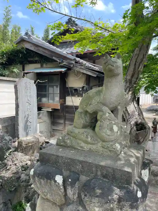 伊奈利神社の{uncategorized: "未分類", other: "その他", undefined: "問題あり", building: "その他建物", grave: "お墓", sacred_gate: "鳥居", guardian: "狛犬", statue: "像", buddha: "仏像", history: "歴史", nature: "自然", garden: "庭園", animal: "動物", pagoda: "塔", temizu: "手水舎", mountain_gate: "山門・神門", sanctuary: "本殿・本堂", subordinate: "末社・摂社", art: "芸術", scenery: "景色", jizo: "地蔵", ema: "絵馬", goshuin: "御朱印", omikuji: "おみくじ", items: "授与品その他", amulet: "お守り", goshuincho: "御朱印帳", eats: "食事", festival: "お祭り", votive_dance: "神楽", shichigosan: "七五三参", wedding: "結婚式", experience: "体験その他", initially: "初詣", around: "周辺", anti_infection: "感染症対策"}