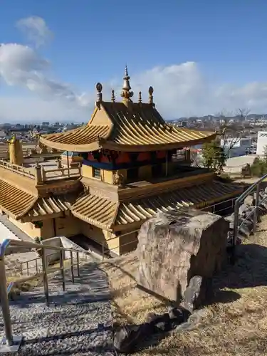 チベット仏教寺院強巴林（チャンバリン）の本殿・本堂