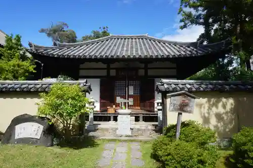 西大寺の本殿