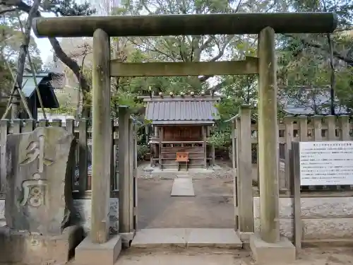 意富比神社の{uncategorized: "未分類", other: "その他", undefined: "問題あり", building: "その他建物", grave: "お墓", sacred_gate: "鳥居", guardian: "狛犬", statue: "像", buddha: "仏像", history: "歴史", nature: "自然", garden: "庭園", animal: "動物", pagoda: "塔", temizu: "手水舎", mountain_gate: "山門・神門", sanctuary: "本殿・本堂", subordinate: "末社・摂社", art: "芸術", scenery: "景色", jizo: "地蔵", ema: "絵馬", goshuin: "御朱印", omikuji: "おみくじ", items: "授与品その他", amulet: "お守り", goshuincho: "御朱印帳", eats: "食事", festival: "お祭り", votive_dance: "神楽", shichigosan: "七五三参", wedding: "結婚式", experience: "体験その他", initially: "初詣", around: "周辺", anti_infection: "感染症対策"}
