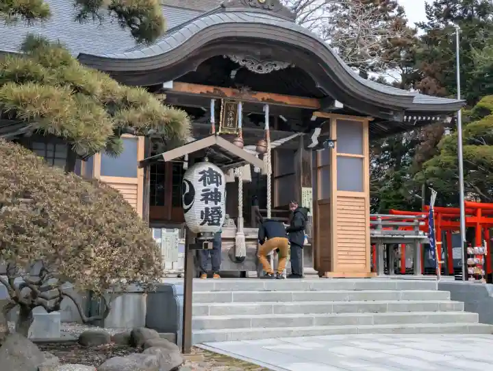 湯倉神社の{uncategorized: "未分類", other: "その他", undefined: "問題あり", building: "その他建物", grave: "お墓", sacred_gate: "鳥居", guardian: "狛犬", statue: "像", buddha: "仏像", history: "歴史", nature: "自然", garden: "庭園", animal: "動物", pagoda: "塔", temizu: "手水舎", mountain_gate: "山門・神門", sanctuary: "本殿・本堂", subordinate: "末社・摂社", art: "芸術", scenery: "景色", jizo: "地蔵", ema: "絵馬", goshuin: "御朱印", omikuji: "おみくじ", items: "授与品その他", amulet: "お守り", goshuincho: "御朱印帳", eats: "食事", festival: "お祭り", votive_dance: "神楽", shichigosan: "七五三参", wedding: "結婚式", experience: "体験その他", initially: "初詣", around: "周辺", anti_infection: "感染症対策"}