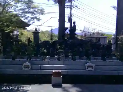 秩父札所１番　四萬部寺の{uncategorized: "未分類", other: "その他", undefined: "問題あり", building: "その他建物", grave: "お墓", sacred_gate: "鳥居", guardian: "狛犬", statue: "像", buddha: "仏像", history: "歴史", nature: "自然", garden: "庭園", animal: "動物", pagoda: "塔", temizu: "手水舎", mountain_gate: "山門・神門", sanctuary: "本殿・本堂", subordinate: "末社・摂社", art: "芸術", scenery: "景色", jizo: "地蔵", ema: "絵馬", goshuin: "御朱印", omikuji: "おみくじ", items: "授与品その他", amulet: "お守り", goshuincho: "御朱印帳", eats: "食事", festival: "お祭り", votive_dance: "神楽", shichigosan: "七五三参", wedding: "結婚式", experience: "体験その他", initially: "初詣", around: "周辺", anti_infection: "感染症対策"}