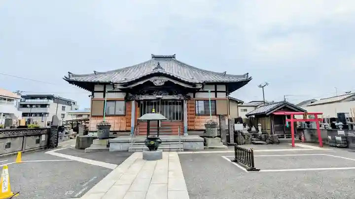 東学寺の本殿・本堂