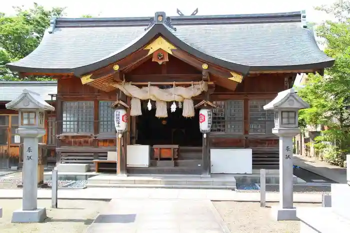 阿羅波比神社の本殿