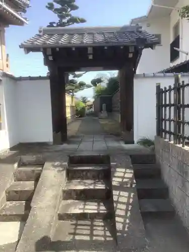 円盛寺の山門