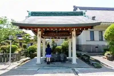 白鳥神社の手水舎