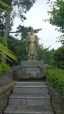 御嶽三吉神社の像