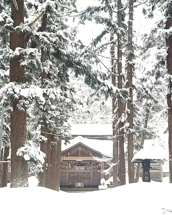 成島八幡神社の本殿