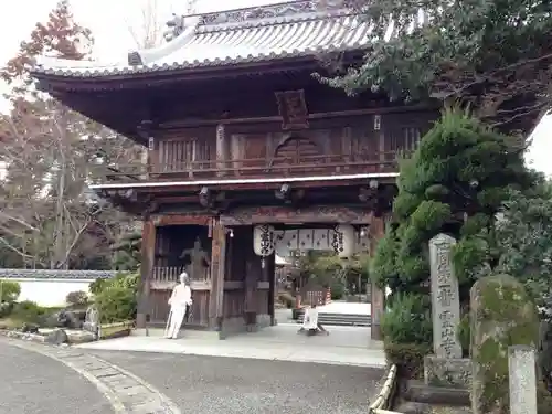 霊山寺の山門・神門