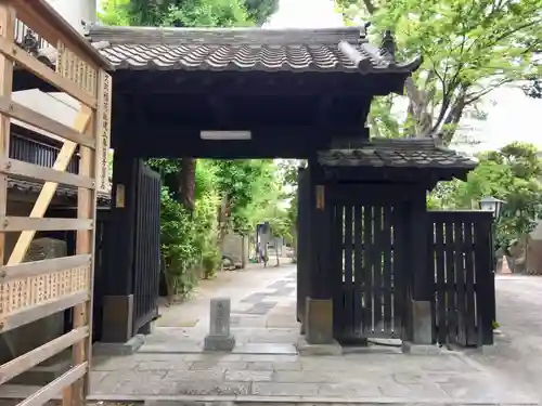 大蓮寺の山門