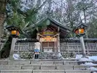 諏訪大社上社前宮の本殿・本堂