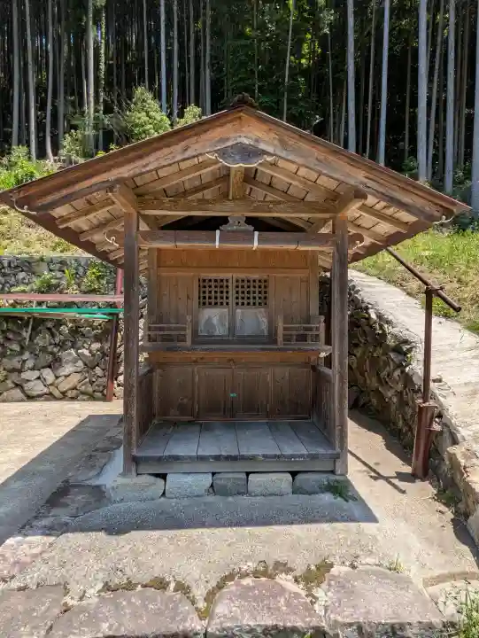 大将軍神社の{uncategorized: "未分類", other: "その他", undefined: "問題あり", building: "その他建物", grave: "お墓", sacred_gate: "鳥居", guardian: "狛犬", statue: "像", buddha: "仏像", history: "歴史", nature: "自然", garden: "庭園", animal: "動物", pagoda: "塔", temizu: "手水舎", mountain_gate: "山門・神門", sanctuary: "本殿・本堂", subordinate: "末社・摂社", art: "芸術", scenery: "景色", jizo: "地蔵", ema: "絵馬", goshuin: "御朱印", omikuji: "おみくじ", items: "授与品その他", amulet: "お守り", goshuincho: "御朱印帳", eats: "食事", festival: "お祭り", votive_dance: "神楽", shichigosan: "七五三参", wedding: "結婚式", experience: "体験その他", initially: "初詣", around: "周辺", anti_infection: "感染症対策"}