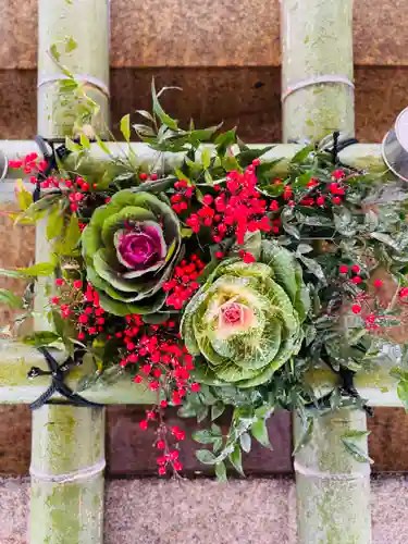 守りの神　藤基神社の手水舎