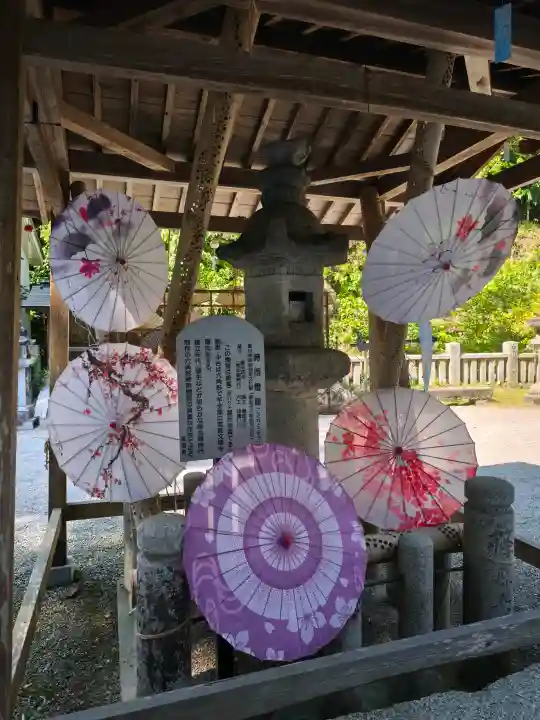 大水上神社の{uncategorized: "未分類", other: "その他", undefined: "問題あり", building: "その他建物", grave: "お墓", sacred_gate: "鳥居", guardian: "狛犬", statue: "像", buddha: "仏像", history: "歴史", nature: "自然", garden: "庭園", animal: "動物", pagoda: "塔", temizu: "手水舎", mountain_gate: "山門・神門", sanctuary: "本殿・本堂", subordinate: "末社・摂社", art: "芸術", scenery: "景色", jizo: "地蔵", ema: "絵馬", goshuin: "御朱印", omikuji: "おみくじ", items: "授与品その他", amulet: "お守り", goshuincho: "御朱印帳", eats: "食事", festival: "お祭り", votive_dance: "神楽", shichigosan: "七五三参", wedding: "結婚式", experience: "体験その他", initially: "初詣", around: "周辺", anti_infection: "感染症対策"}