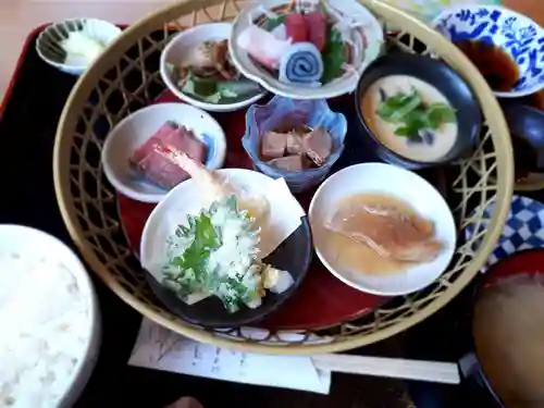 北眞神社御分祠（へそ神社）の食事