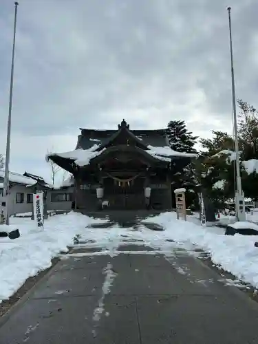 諏訪神社の{uncategorized: "未分類", other: "その他", undefined: "問題あり", building: "その他建物", grave: "お墓", sacred_gate: "鳥居", guardian: "狛犬", statue: "像", buddha: "仏像", history: "歴史", nature: "自然", garden: "庭園", animal: "動物", pagoda: "塔", temizu: "手水舎", mountain_gate: "山門・神門", sanctuary: "本殿・本堂", subordinate: "末社・摂社", art: "芸術", scenery: "景色", jizo: "地蔵", ema: "絵馬", goshuin: "御朱印", omikuji: "おみくじ", items: "授与品その他", amulet: "お守り", goshuincho: "御朱印帳", eats: "食事", festival: "お祭り", votive_dance: "神楽", shichigosan: "七五三参", wedding: "結婚式", experience: "体験その他", initially: "初詣", around: "周辺", anti_infection: "感染症対策"}