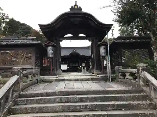 三尾神社の山門・神門
