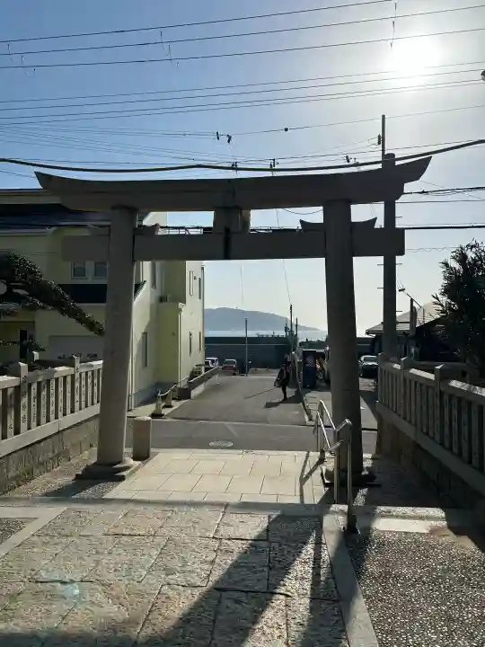 舞子六神社/まいこむの宮の{uncategorized: "未分類", other: "その他", undefined: "問題あり", building: "その他建物", grave: "お墓", sacred_gate: "鳥居", guardian: "狛犬", statue: "像", buddha: "仏像", history: "歴史", nature: "自然", garden: "庭園", animal: "動物", pagoda: "塔", temizu: "手水舎", mountain_gate: "山門・神門", sanctuary: "本殿・本堂", subordinate: "末社・摂社", art: "芸術", scenery: "景色", jizo: "地蔵", ema: "絵馬", goshuin: "御朱印", omikuji: "おみくじ", items: "授与品その他", amulet: "お守り", goshuincho: "御朱印帳", eats: "食事", festival: "お祭り", votive_dance: "神楽", shichigosan: "七五三参", wedding: "結婚式", experience: "体験その他", initially: "初詣", around: "周辺", anti_infection: "感染症対策"}