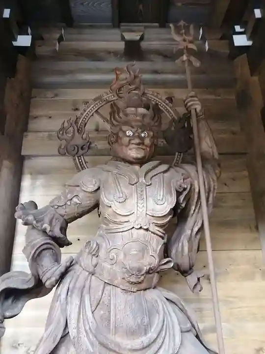 丹生大師 神宮寺の像