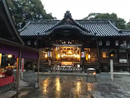 冠纓神社の本殿