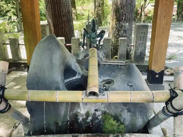 山中諏訪神社の{uncategorized: "未分類", other: "その他", undefined: "問題あり", building: "その他建物", grave: "お墓", sacred_gate: "鳥居", guardian: "狛犬", statue: "像", buddha: "仏像", history: "歴史", nature: "自然", garden: "庭園", animal: "動物", pagoda: "塔", temizu: "手水舎", mountain_gate: "山門・神門", sanctuary: "本殿・本堂", subordinate: "末社・摂社", art: "芸術", scenery: "景色", jizo: "地蔵", ema: "絵馬", goshuin: "御朱印", omikuji: "おみくじ", items: "授与品その他", amulet: "お守り", goshuincho: "御朱印帳", eats: "食事", festival: "お祭り", votive_dance: "神楽", shichigosan: "七五三参", wedding: "結婚式", experience: "体験その他", initially: "初詣", around: "周辺", anti_infection: "感染症対策"}