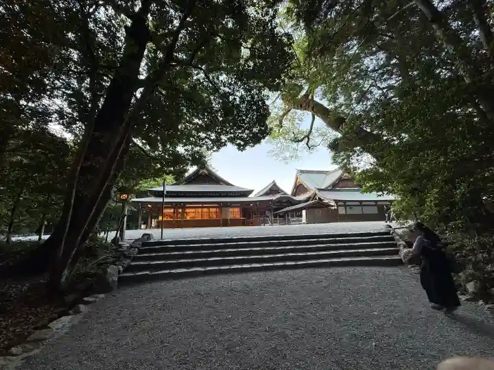 伊勢神宮内宮(皇大神宮)の{uncategorized: "未分類", other: "その他", undefined: "問題あり", building: "その他建物", grave: "お墓", sacred_gate: "鳥居", guardian: "狛犬", statue: "像", buddha: "仏像", history: "歴史", nature: "自然", garden: "庭園", animal: "動物", pagoda: "塔", temizu: "手水舎", mountain_gate: "山門・神門", sanctuary: "本殿・本堂", subordinate: "末社・摂社", art: "芸術", scenery: "景色", jizo: "地蔵", ema: "絵馬", goshuin: "御朱印", omikuji: "おみくじ", items: "授与品その他", amulet: "お守り", goshuincho: "御朱印帳", eats: "食事", festival: "お祭り", votive_dance: "神楽", shichigosan: "七五三参", wedding: "結婚式", experience: "体験その他", initially: "初詣", around: "周辺", anti_infection: "感染症対策"}