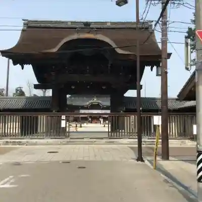 本山専修寺の{uncategorized: "未分類", other: "その他", undefined: "問題あり", building: "その他建物", grave: "お墓", sacred_gate: "鳥居", guardian: "狛犬", statue: "像", buddha: "仏像", history: "歴史", nature: "自然", garden: "庭園", animal: "動物", pagoda: "塔", temizu: "手水舎", mountain_gate: "山門・神門", sanctuary: "本殿・本堂", subordinate: "末社・摂社", art: "芸術", scenery: "景色", jizo: "地蔵", ema: "絵馬", goshuin: "御朱印", omikuji: "おみくじ", items: "授与品その他", amulet: "お守り", goshuincho: "御朱印帳", eats: "食事", festival: "お祭り", votive_dance: "神楽", shichigosan: "七五三参", wedding: "結婚式", experience: "体験その他", initially: "初詣", around: "周辺", anti_infection: "感染症対策"}