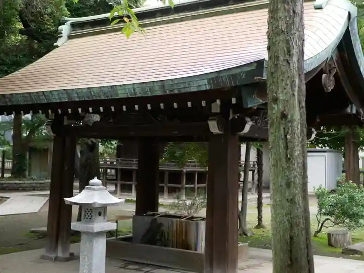 川口神社の手水舎