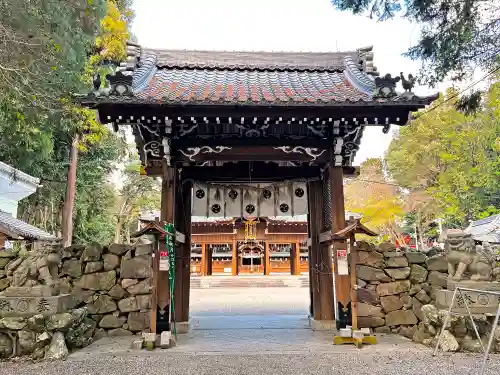 印岐志呂神社の山門