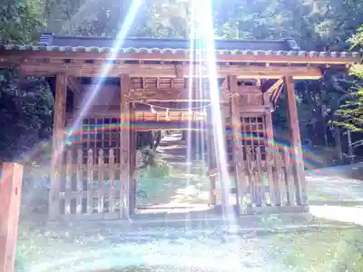 上一宮大粟神社の山門・神門