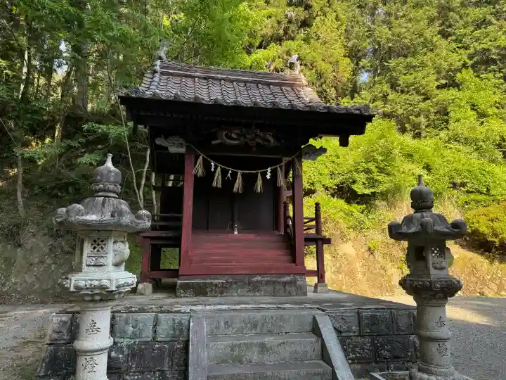 高木神社の{uncategorized: "未分類", other: "その他", undefined: "問題あり", building: "その他建物", grave: "お墓", sacred_gate: "鳥居", guardian: "狛犬", statue: "像", buddha: "仏像", history: "歴史", nature: "自然", garden: "庭園", animal: "動物", pagoda: "塔", temizu: "手水舎", mountain_gate: "山門・神門", sanctuary: "本殿・本堂", subordinate: "末社・摂社", art: "芸術", scenery: "景色", jizo: "地蔵", ema: "絵馬", goshuin: "御朱印", omikuji: "おみくじ", items: "授与品その他", amulet: "お守り", goshuincho: "御朱印帳", eats: "食事", festival: "お祭り", votive_dance: "神楽", shichigosan: "七五三参", wedding: "結婚式", experience: "体験その他", initially: "初詣", around: "周辺", anti_infection: "感染症対策"}