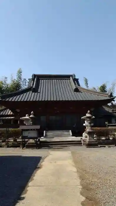 鶏足寺の本殿