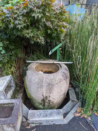 成田山横浜別院延命院の手水舎