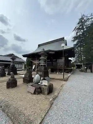 鷲宮神社の{uncategorized: "未分類", other: "その他", undefined: "問題あり", building: "その他建物", grave: "お墓", sacred_gate: "鳥居", guardian: "狛犬", statue: "像", buddha: "仏像", history: "歴史", nature: "自然", garden: "庭園", animal: "動物", pagoda: "塔", temizu: "手水舎", mountain_gate: "山門・神門", sanctuary: "本殿・本堂", subordinate: "末社・摂社", art: "芸術", scenery: "景色", jizo: "地蔵", ema: "絵馬", goshuin: "御朱印", omikuji: "おみくじ", items: "授与品その他", amulet: "お守り", goshuincho: "御朱印帳", eats: "食事", festival: "お祭り", votive_dance: "神楽", shichigosan: "七五三参", wedding: "結婚式", experience: "体験その他", initially: "初詣", around: "周辺", anti_infection: "感染症対策"}