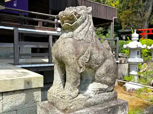 白國神社の狛犬