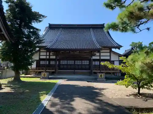 光西寺の本殿