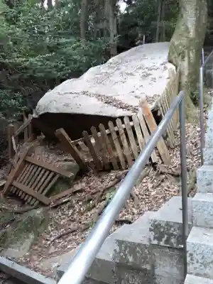 磐船大神社の{uncategorized: "未分類", other: "その他", undefined: "問題あり", building: "その他建物", grave: "お墓", sacred_gate: "鳥居", guardian: "狛犬", statue: "像", buddha: "仏像", history: "歴史", nature: "自然", garden: "庭園", animal: "動物", pagoda: "塔", temizu: "手水舎", mountain_gate: "山門・神門", sanctuary: "本殿・本堂", subordinate: "末社・摂社", art: "芸術", scenery: "景色", jizo: "地蔵", ema: "絵馬", goshuin: "御朱印", omikuji: "おみくじ", items: "授与品その他", amulet: "お守り", goshuincho: "御朱印帳", eats: "食事", festival: "お祭り", votive_dance: "神楽", shichigosan: "七五三参", wedding: "結婚式", experience: "体験その他", initially: "初詣", around: "周辺", anti_infection: "感染症対策"}