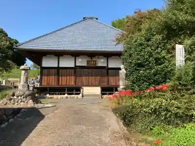 長寿寺の本殿・本堂