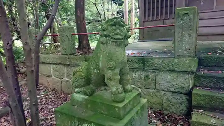 御嶽神社(伊東市)の狛犬