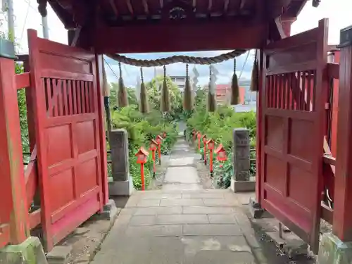 平出雷電神社の山門・神門